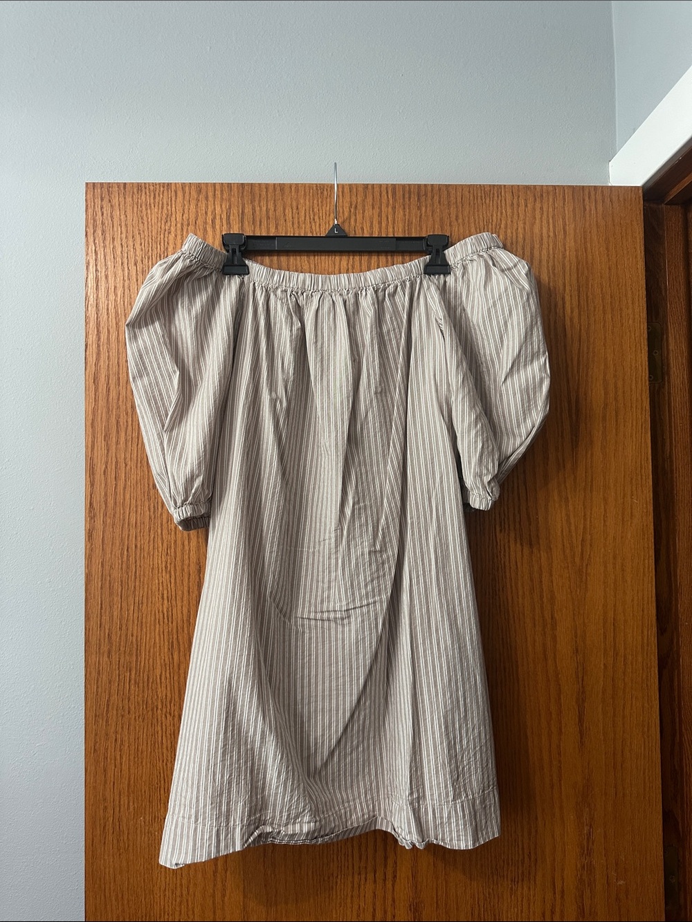 Old Navy Beige Striped Strapless Puff Sleeve Dress